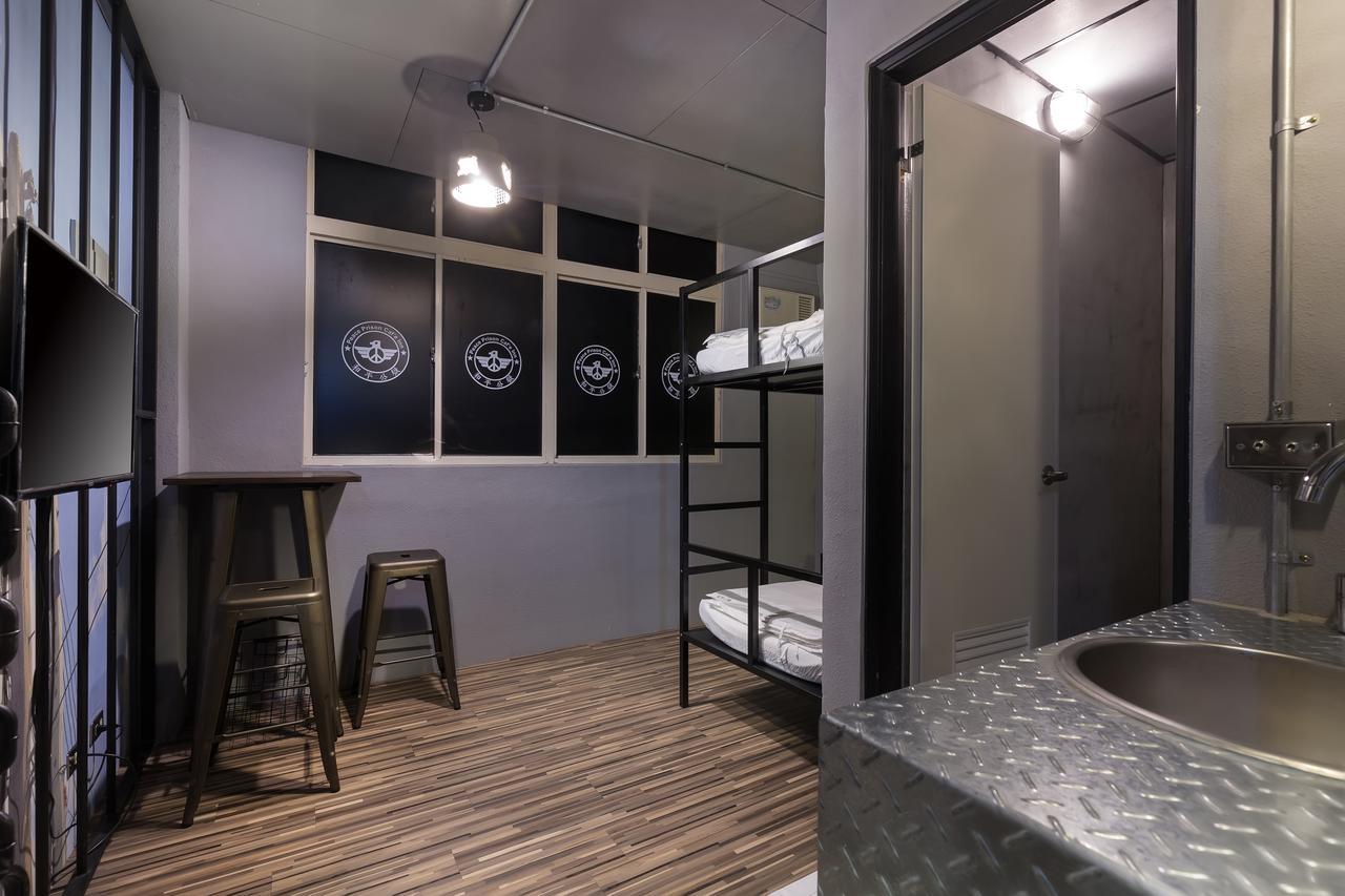 和平公獄監獄文旅 近東大門夜市 Peace Prison Cafe Inn Хуалянь Екстер'єр фото